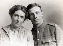 F017 Fanny and Tom, Northumberland Regiment, Hull studio