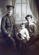 F128 Unnamed soldier, Norfolk Yeomanry, and family.