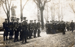 G128 British naval group with French