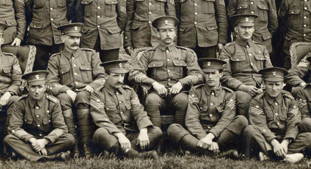 4 Soldats De Plomb Tradition England - Northumberland Fusiliers - 1980 - Défilé